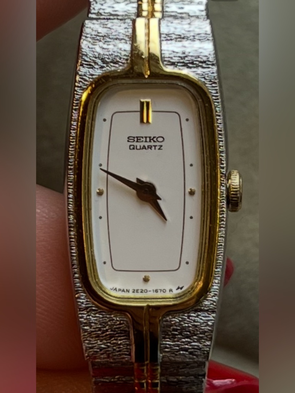 Seiko Quartz Gold Silver Two-Tone Bracelet Watch Vintage Slim Rectangular Japan - Picture 2 of 8